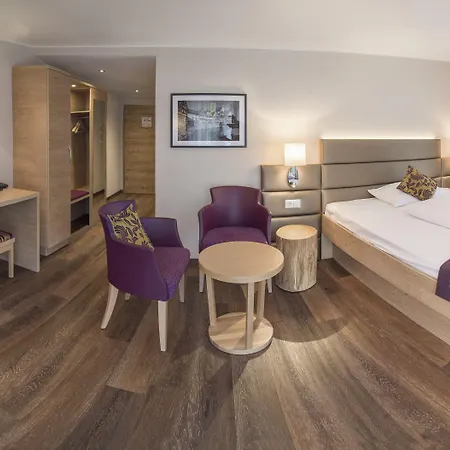 Wolf - Wir Freuen Uns Hotel 3*