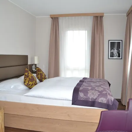 Hotel Wolf - Wir Freuen Uns 3*